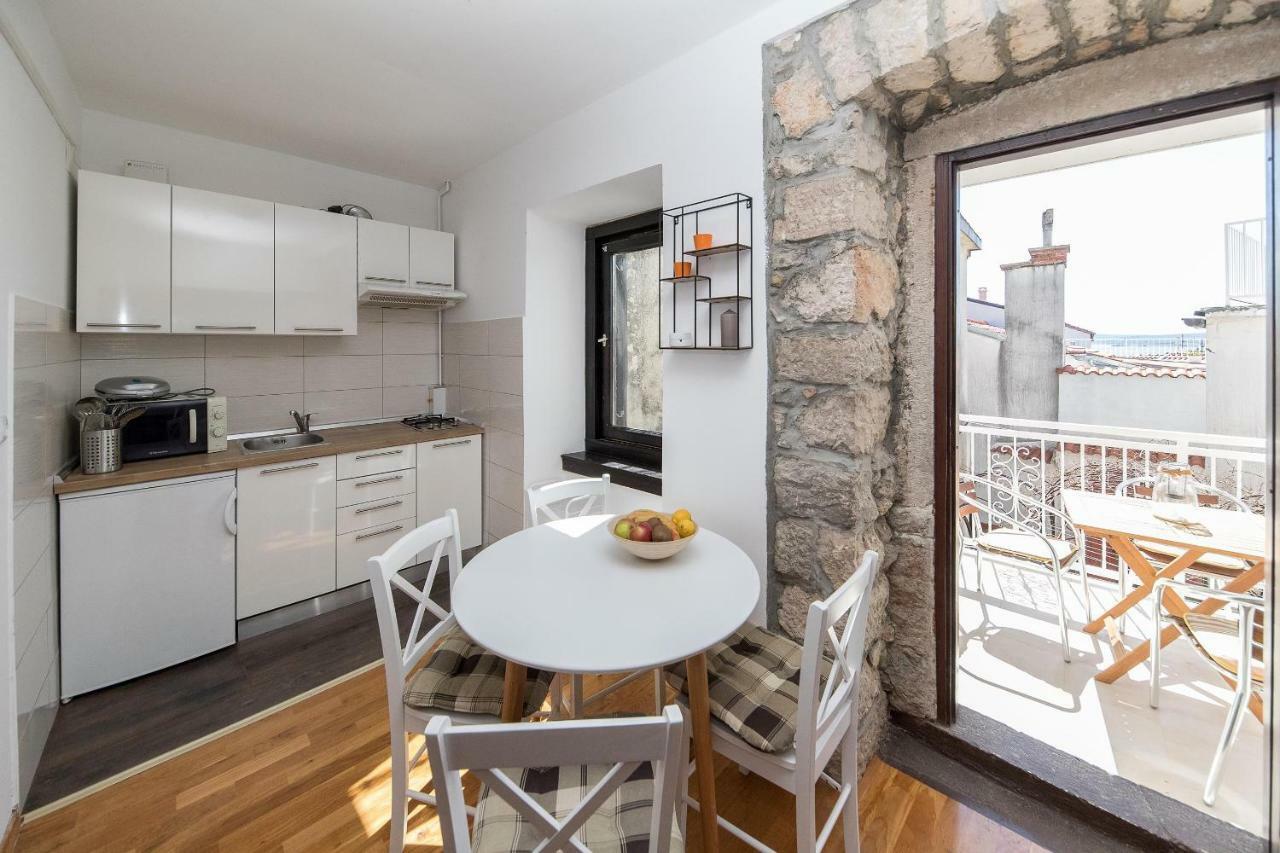 Apartmani Kristina Crikvenica Ngoại thất bức ảnh