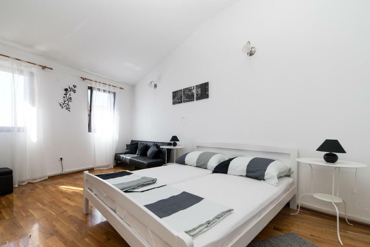 Apartmani Kristina Crikvenica Ngoại thất bức ảnh