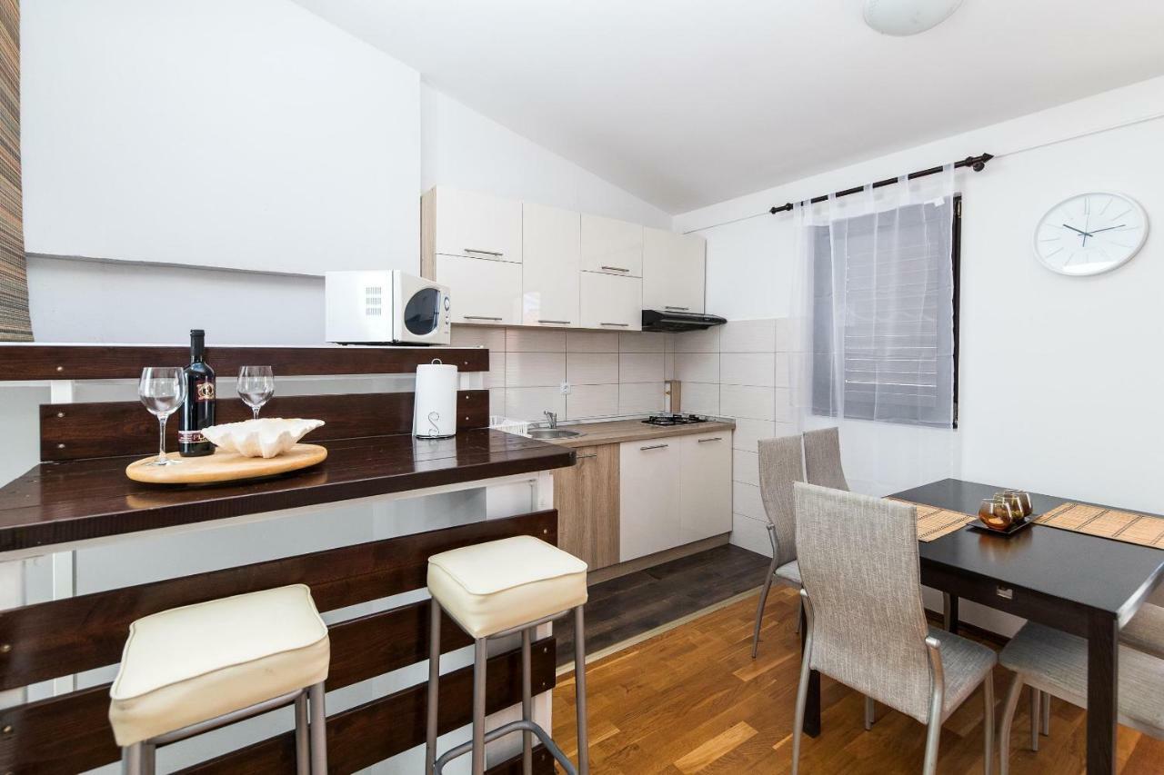 Apartmani Kristina Crikvenica Ngoại thất bức ảnh